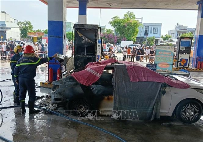 Vụ cháy tại cây xăng khiến hai người tử vong Xe bị cháy chở nhiều pin, bình ắc quy